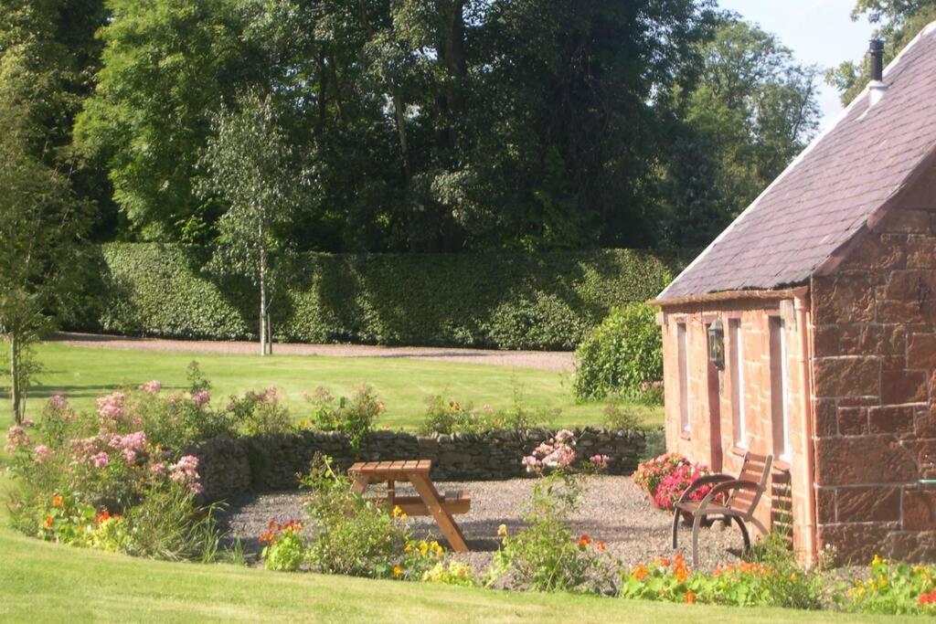Harleyburn Cottages - Stables And Saddlery ميلروز المظهر الخارجي الصورة