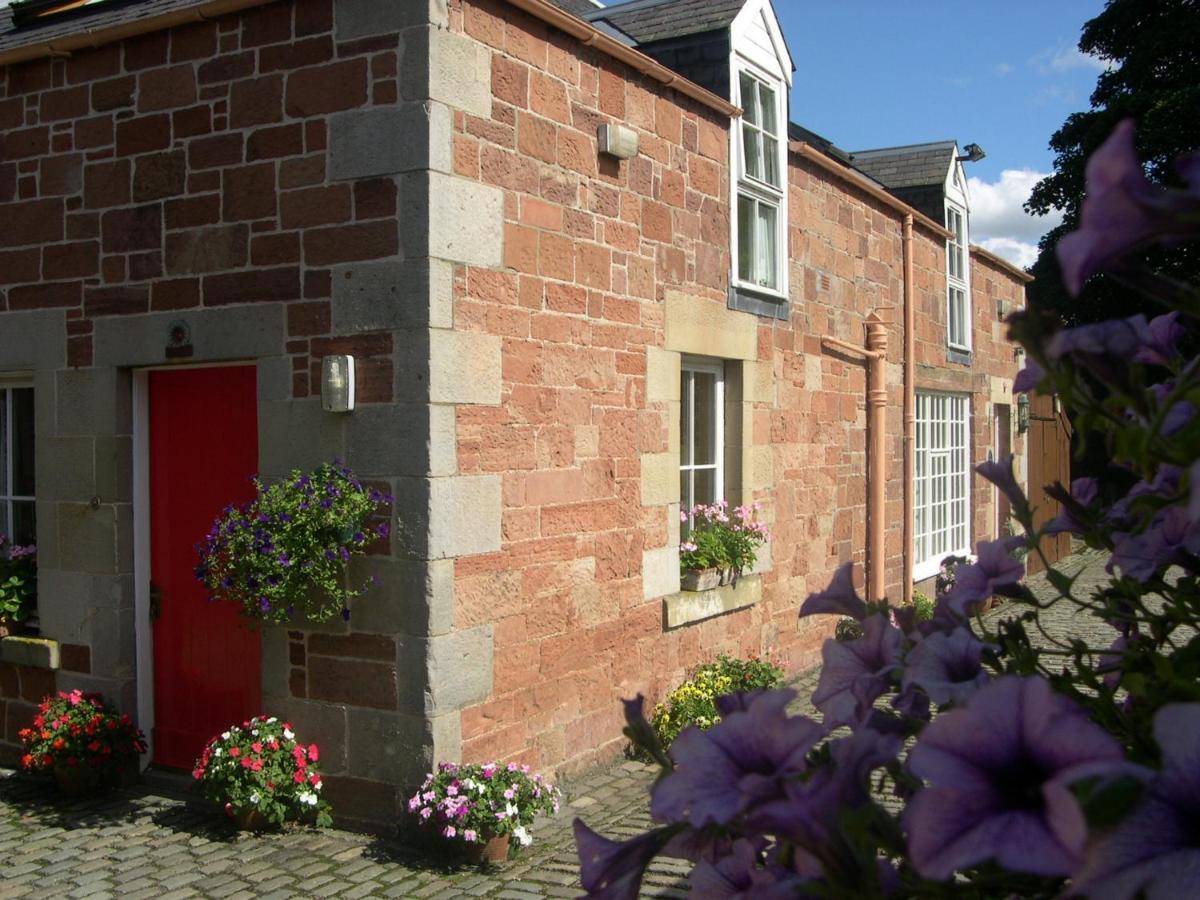 Harleyburn Cottages - Stables And Saddlery ميلروز المظهر الخارجي الصورة