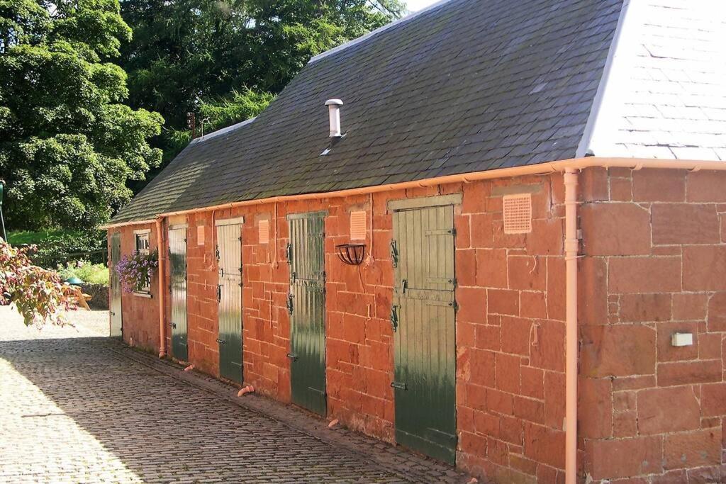 Harleyburn Cottages - Stables And Saddlery ميلروز المظهر الخارجي الصورة